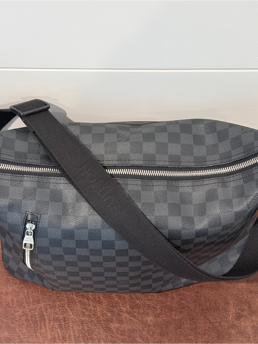 Louis Vuitton Mick GM Messenger Bag Damier Graphite Canvas Luxe Travel Crossbody - Picture 15 of 16